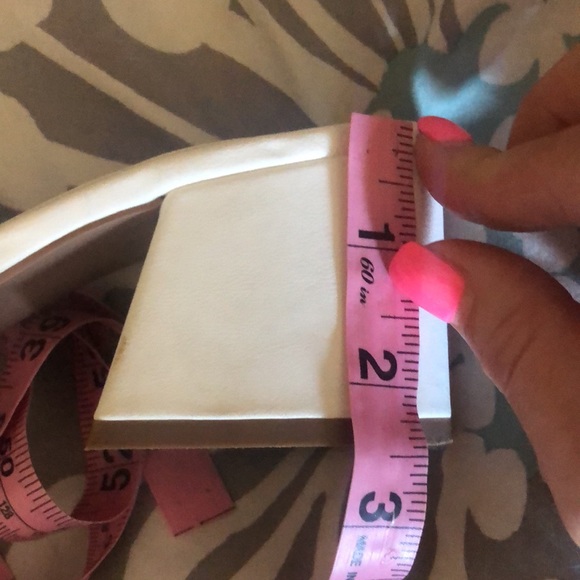 Full Bloom Collection// White woven Sandal - Picture 8 of 8